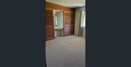 One Bedroom Flat - Photo 2