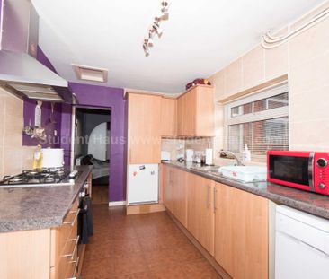 Ukraine Road, Salford - Photo 6