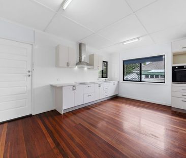 THREE BEDROOM FAMILY HOME IN INALA - Photo 6