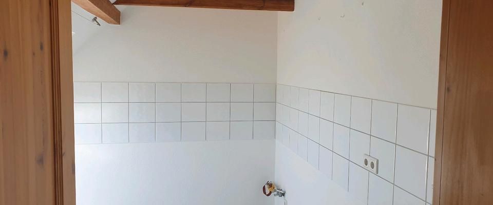 Schöne DG Wohnung zu vermieten - Photo 1