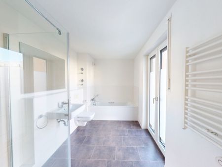 Lichtdurchflutete 2-Zimmer-Wohnung mit Balkon und Terrasse - Photo 5