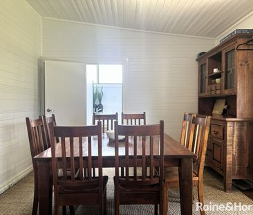 Three Bedroom Home - Photo 2