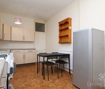 4 bedroom terraced house to rent - Photo 5