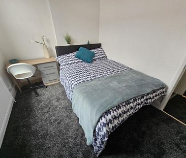 2 bedroom terraced house to rent - Photo 3