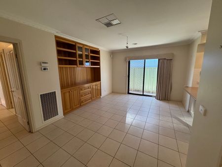 3 BEDROOM HOUSE IN SOUTH SHEPPARTON - Photo 2