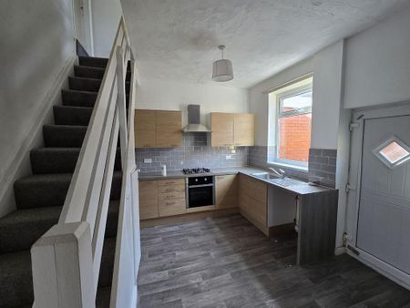 2 bedroom terraced house to rent - Photo 5