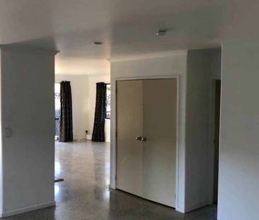 Lovely 4 bedroom, 2 bathroom, single level fam... - Photo 5