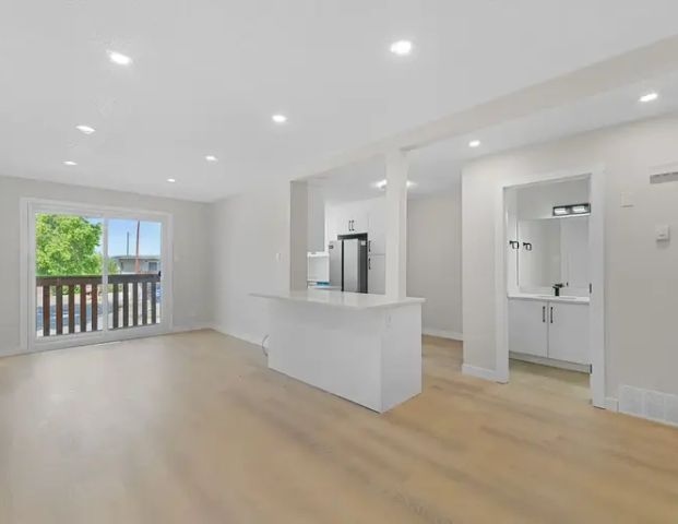 Fully Renovated Modern 3-Bedroom unit, 4 Plex in Central Location | Calgary - Photo 1
