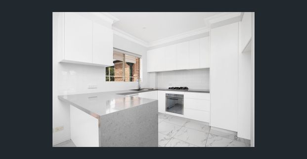 Superb, modern 3 bedroom duplex - Photo 1