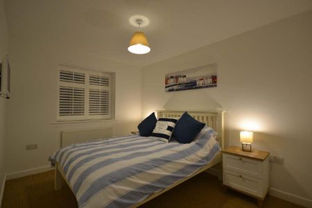 Felpham Road, Felpham, West Sussex, PO22 7DF - Photo 5