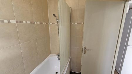 3 bedroom ground floor maisonette to rent - Photo 5