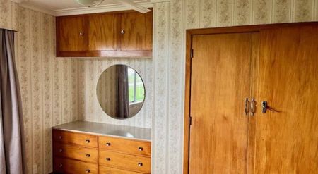 Waihi Farmhouse For Rent - Photo 2