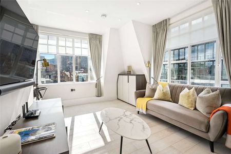 Exceptional 3 bedroom, 3 bathroom penthouse apartment, fully refurbished to a remarkable standard with large private terrace, stunning feature staircase and triple aspect reception. - Photo 5