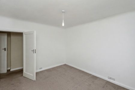 Claremont Road, Surbiton, KT6 - Photo 3