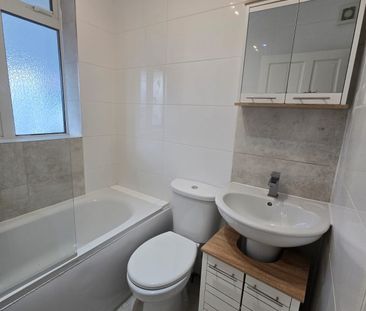 Three bedroom semi-detached house - Photo 6
