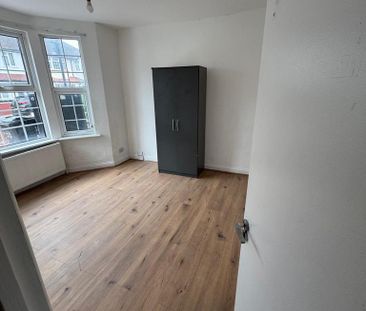 5 bedroom semi-detached house to rent - Photo 6