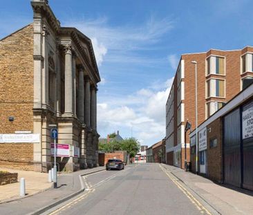 1 bedroom flat to rent - Photo 4