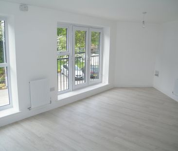 BASILDON - Photo 4