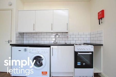 Studio to rent - Photo 2