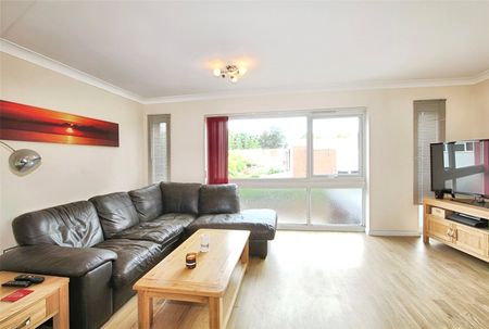 Brantwood Court, West Byfleet, Surrey, KT14 6BU - Photo 2