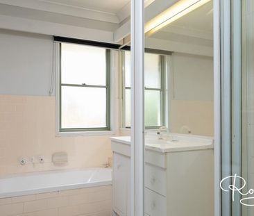 3 Bedroom Townhouse in a Gated Complex With a Pool - Photo 4