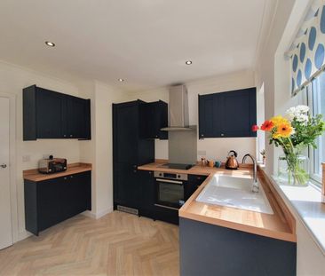 3 Bed Terraced House, Leybourne Drive, NG5 - Photo 2
