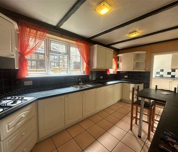 3 bedroom terraced house to rent - Photo 4