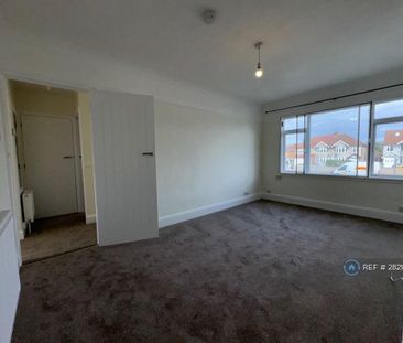 2 bedroom maisonette to rent - Photo 4