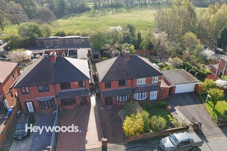 3 bed semi-detached house to rent in Leech Avenue, Newcastle-under-Lyme, Staffordshire - Photo 5