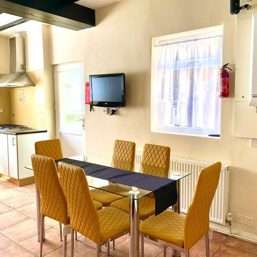 *£130PPPW* Burford Road, NG7, Nottingham - Photo 1