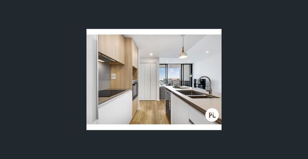 Fully-furnished, rooftop pool, CBD proximity - have it all! - Photo 1