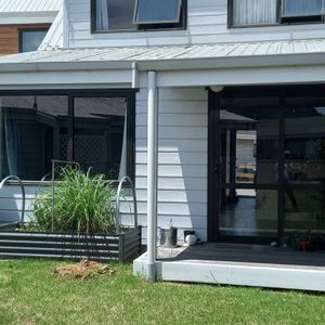 Sunny downtown delight! - Photo 2