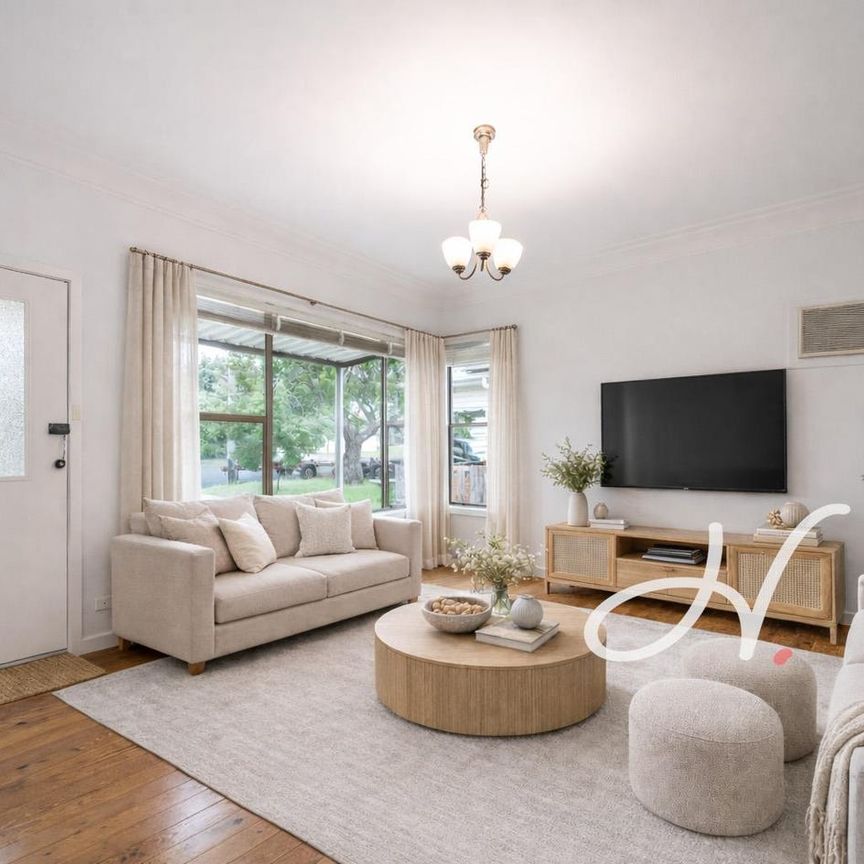 FRESHLY PAINTED & NEW CARPET 3 BEDROOM HOME! - Photo 1