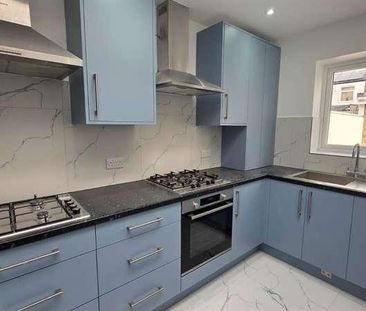 Wentworth Road, London, E12 - Photo 4