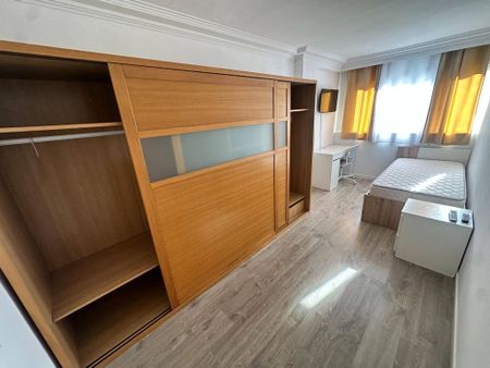 4 room luxury Flat for rent in Palma de Mallorca, Spain - Photo 2