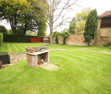 3 bedroom detached house to rent - Photo 3