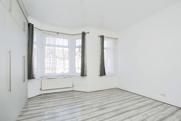 4 Bed Terraced House, Canterbury Road, E10 - Photo 1