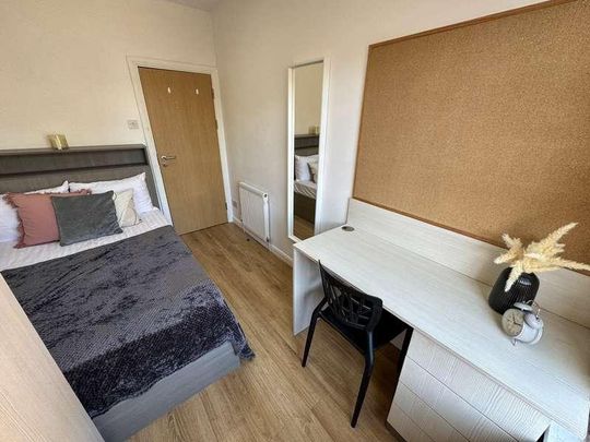 Mount Pleasant, L3 - Photo 1