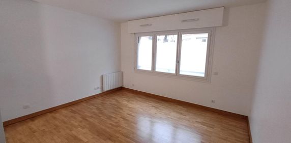 location Appartement F1 DE 27.8m² À PARIS - Photo 2