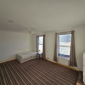 Room in a Shared House, Birchanger Road, SE25 - Photo 2