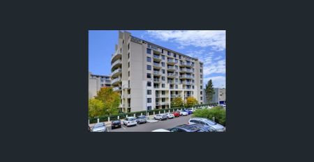 Modern Apartment with Study – Leafy Outlook & Walk-to-Everything Convenience - Photo 4