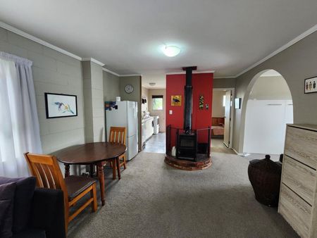 Fully furnished In Fitzroy - Photo 2