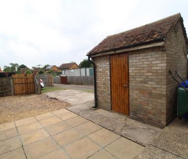 3 bedroom semi-detached house to rent - Photo 6