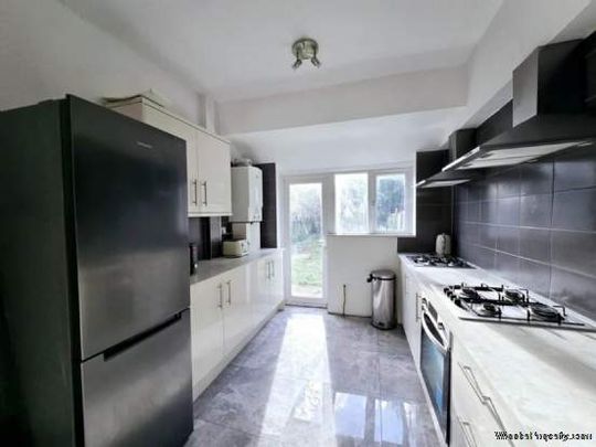 5 bedroom property to rent in London - Photo 1