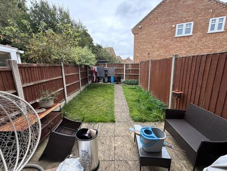 2 bedroom terraced house to rent - Photo 2