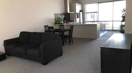 Three Bedroom Townhouse - Photo 4