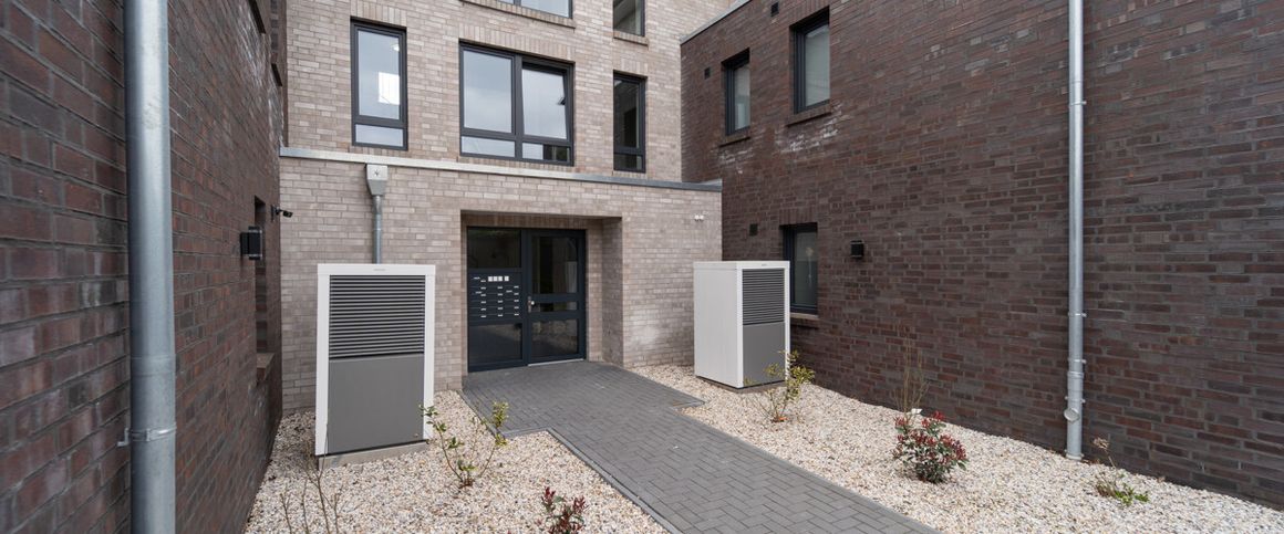 Großzügige, moderne und helle Wohnung in Westerstede! - Photo 1