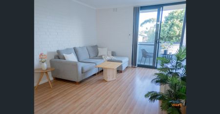 Freshly renovated, Gas & Water Included in Rent! - Photo 2