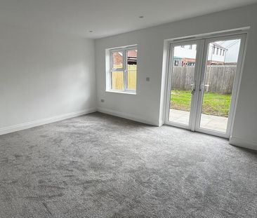 2 bedroom terraced house to rent - Photo 2