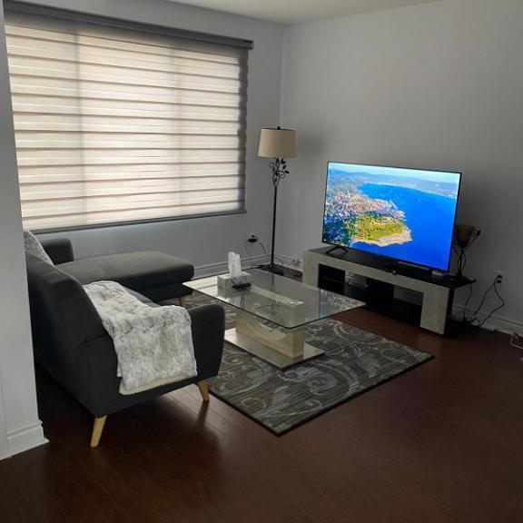 Magnifique appartement 4 1/2 rénové à louer à Laval - Photo 1